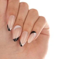 Swans Eye | Gloss Long Almond Press-On Nails